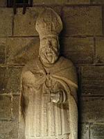 Le Puy-en-Velay - Cathedrale Notre-Dame - Cloitre - Statue d'eveque (4)
